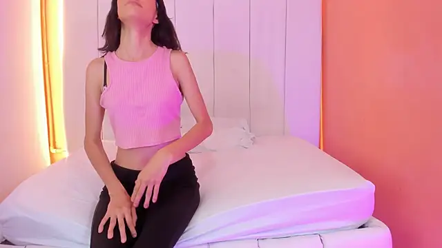 Snapshot of AntonellaRossi_os chatting on April 2026 10:48:02 PM AntonellaRossi os online show from April 2026 10:48:02 PM