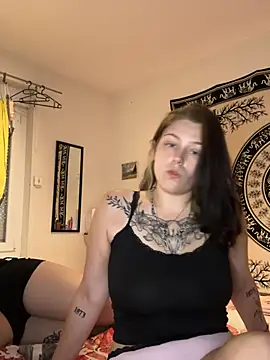 Snapshot of groslolo67 chatting on June 2026 06:12:01 PM groslolo67 online show from June 2026 06:12:01 PM