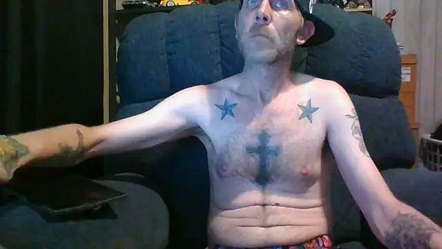 Snapshot of EEYORE86 chatting on April 2026 12:39:01 AM EEYORE86 online show from April 2026 12:39:01 AM