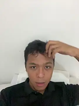 Wingless4ngel69 online show from June 2026 02:47:01 AM