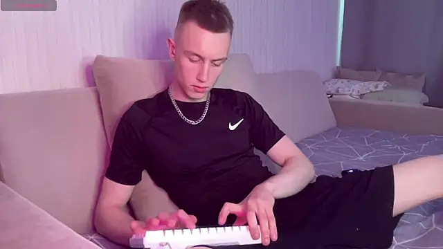 Travis Gracile online show from May 2026 08:52:02 AM