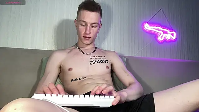Travis Gracile online show from May 2026 07:59:02 AM