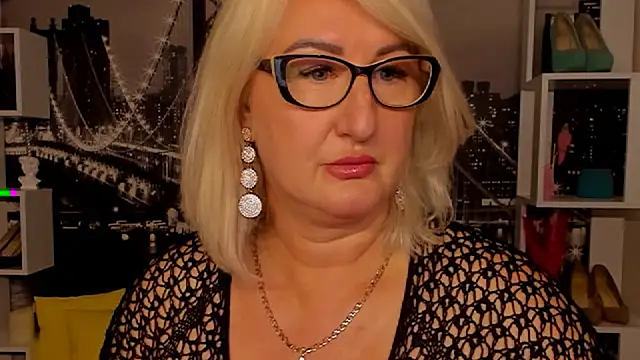 DianaFrances online show from May 2026 06:09:01 PM