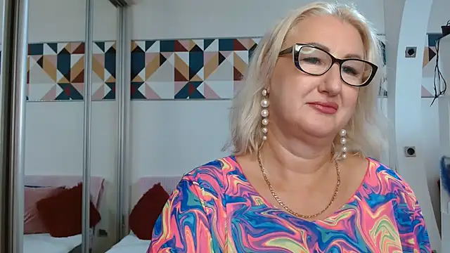 Snapshot of DianaFrances chatting on July 2026 04:13:01 PM DianaFrances online show from July 2026 04:13:01 PM