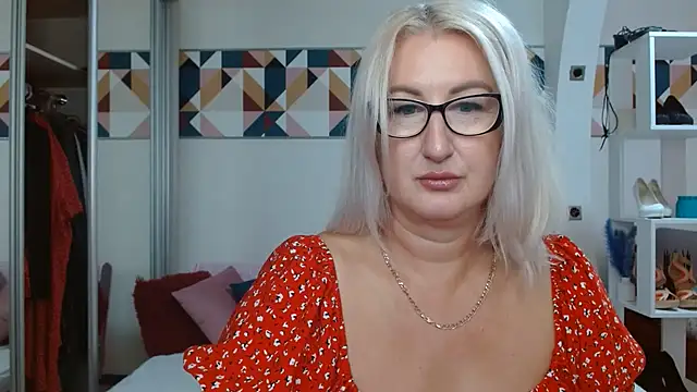 Snapshot of DianaFrances chatting on July 2026 01:15:01 PM DianaFrances online show from July 2026 01:15:01 PM