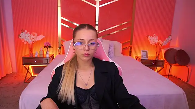 DoveLovee online show from May 2026 05:58:02 AM