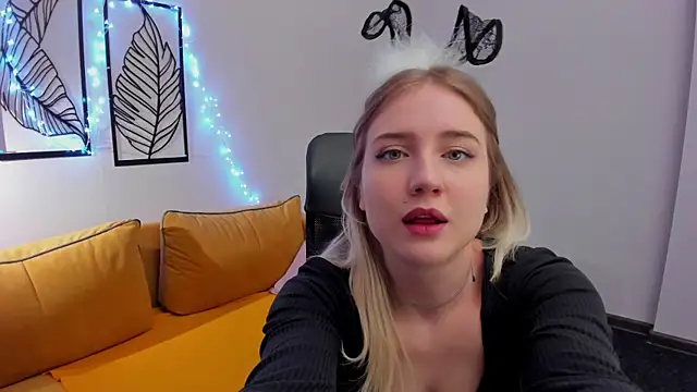 Snapshot of Liacandy_ chatting on April 2026 01:42:01 AM Liacandy online show from April 2026 01:42:01 AM