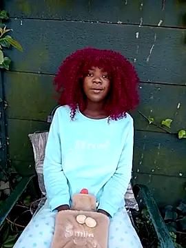 Snapshot of PetiteEbonyBabe_ chatting on May 2026 05:57:01 AM PetiteEbonyBabe online show from May 2026 05:57:01 AM