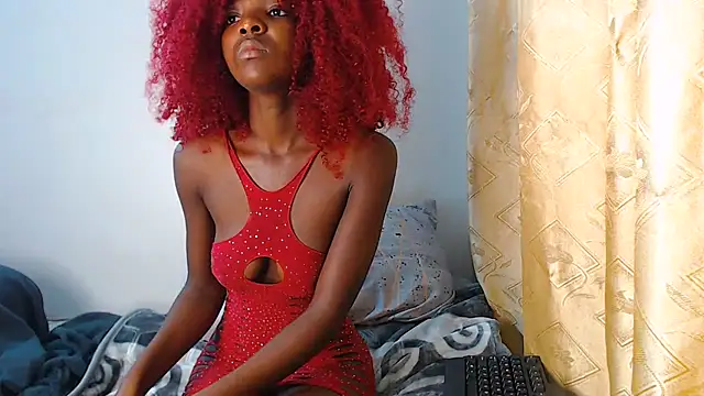 Snapshot of PetiteEbonyBabe_ chatting on June 2026 04:50:02 AM PetiteEbonyBabe online show from June 2026 04:50:02 AM