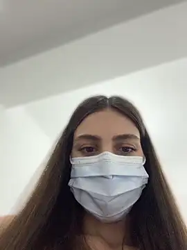  Mia L  online show from April 2026 05:17:01 PM