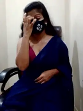 Snapshot of black-woman chatting on April 2026 03:51:01 PM black-woman online show from April 2026 03:51:01 PM