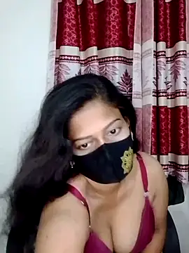 Snapshot of black-woman chatting on April 2026 10:01:02 PM black-woman online show from April 2026 10:01:02 PM