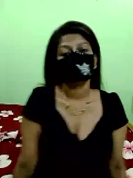 Snapshot of black-woman chatting on May 2026 05:31:02 PM black-woman online show from May 2026 05:31:02 PM