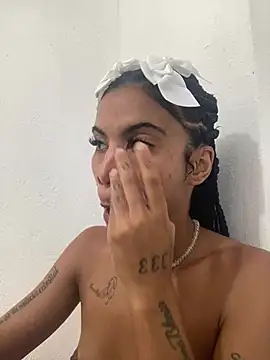 Snapshot of La_reynazendeya_ chatting on June 2026 01:23:02 PM La reynazendeya online show from June 2026 01:23:02 PM