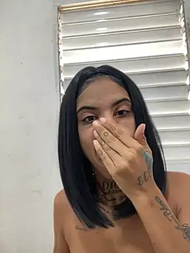 Snapshot of La_reynazendeya_ chatting on July 2026 04:42:02 PM La reynazendeya online show from July 2026 04:42:02 PM