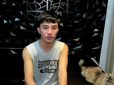roberthugecock online show from April 2026 04:46:02 AM