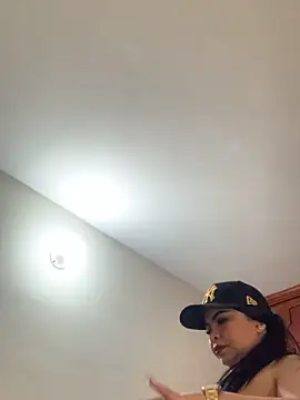 Snapshot of megan_purpura chatting on June 2026 07:19:01 PM megan purpura online show from June 2026 07:19:01 PM