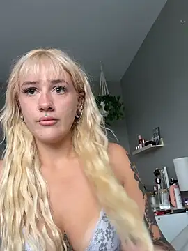 Snapshot of BettyBadNews chatting on May 2026 05:28:02 PM BettyBadNews online show from May 2026 05:28:02 PM