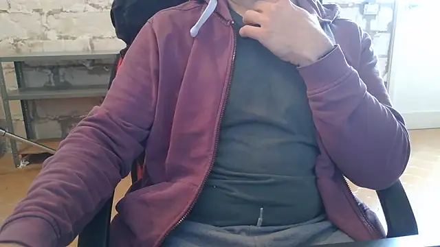 brunosso85ita online show from April 2026 12:39:01 PM