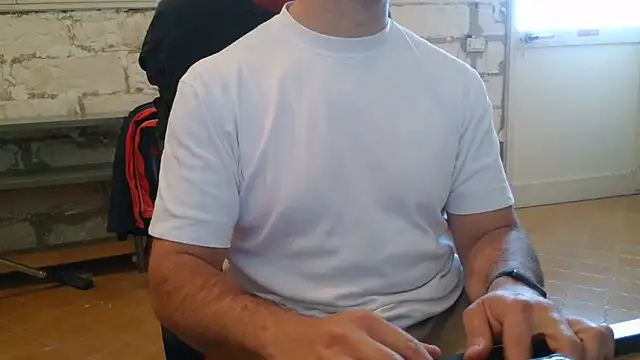 brunosso85ita online show from April 2026 07:25:02 AM