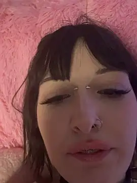 Snapshot of virusDoll chatting on May 2026 06:09:01 PM virusDoll online show from May 2026 06:09:01 PM