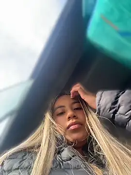 Kimmiebellarie online show from April 2026 01:42:02 PM
