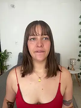 Snapshot of Mari_Rouse chatting on May 2026 12:12:01 PM Mari Rouse online show from May 2026 12:12:01 PM