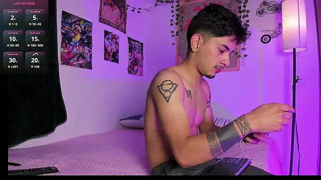 Snapshot of JaxJinx chatting on April 2026 01:58:02 AM JaxJinx online show from April 2026 01:58:02 AM