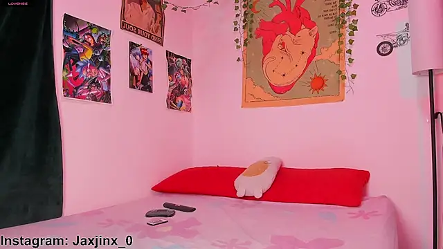 Snapshot of JaxJinx chatting on May 2026 02:39:01 AM JaxJinx online show from May 2026 02:39:01 AM