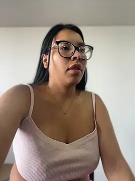 Iam-sophia27 online show from June 2026 05:22:01 PM