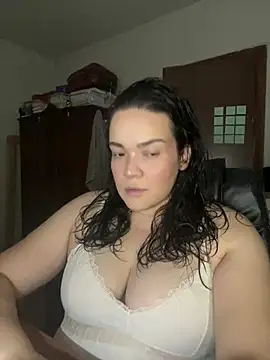dayanestephany1 online show from April 2026 11:42:02 PM