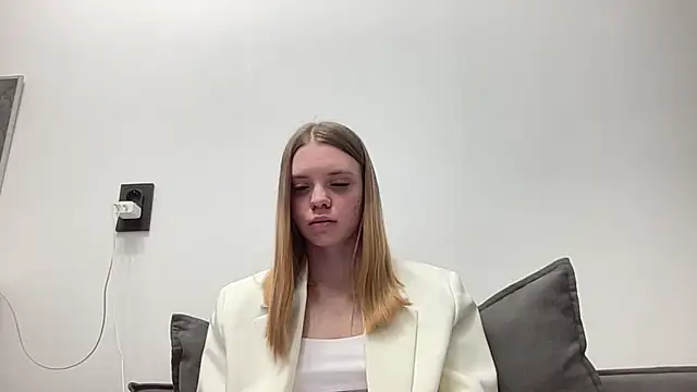 Snapshot of Moris_01_ chatting on April 2026 04:23:01 PM Moris 01 online show from April 2026 04:23:01 PM