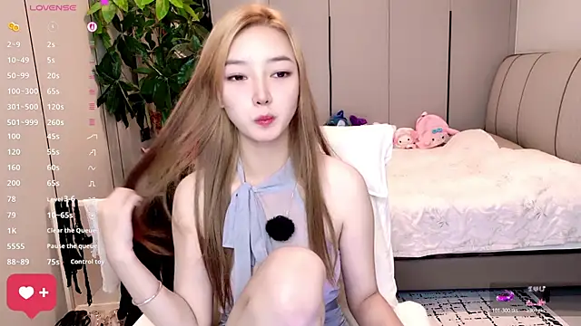 MMMxiXi6 online show from June 2026 02:04:01 PM