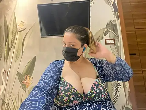 Snapshot of kavyasingh36 chatting on May 2026 11:45:02 PM kavyasingh36 online show from May 2026 11:45:02 PM