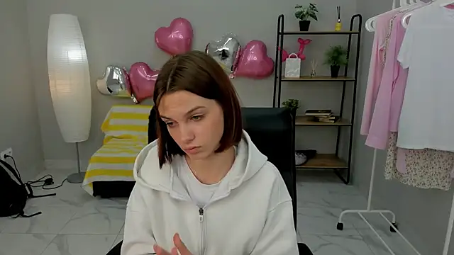 Snapshot of Rita_Menos chatting on April 2026 01:38:02 PM Rita Menos online show from April 2026 01:38:02 PM