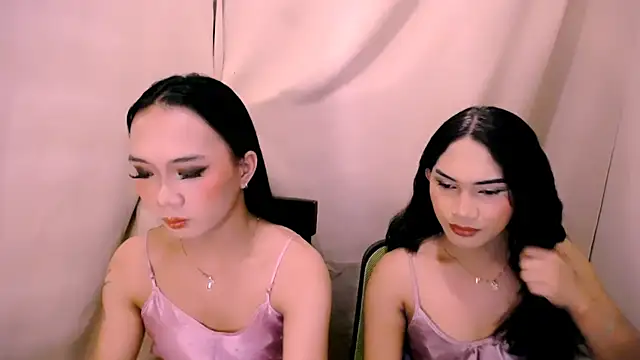 Snapshot of slutty_aki chatting on May 2026 02:22:01 PM slutty aki online show from May 2026 02:22:01 PM