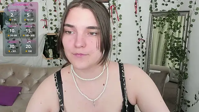 Snapshot of Rune_Veila chatting on May 2026 09:09:02 PM Rune Veila online show from May 2026 09:09:02 PM