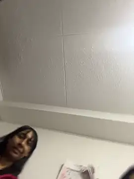 MELIZ QUEEN online show from May 2026 11:49:02 AM