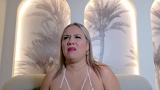 Camila Noer online show from April 2026 01:13:02 PM
