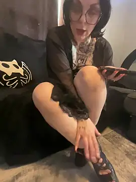 AmalaHexx online show from April 2026 10:48:01 PM