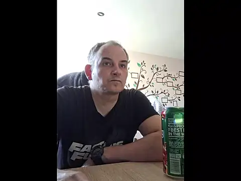 Piotr481 online show from April 2026 03:31:02 PM