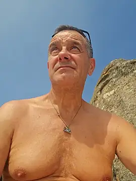 Snapshot of loulouferrari chatting on June 2026 03:36:01 PM loulouferrari online show from June 2026 03:36:01 PM