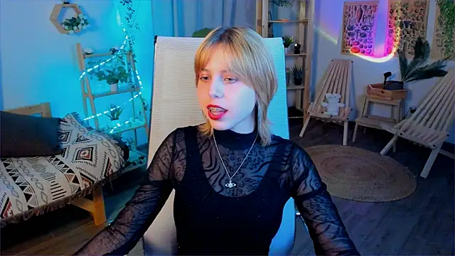VivienneHebert online show from April 2026 12:29:02 PM