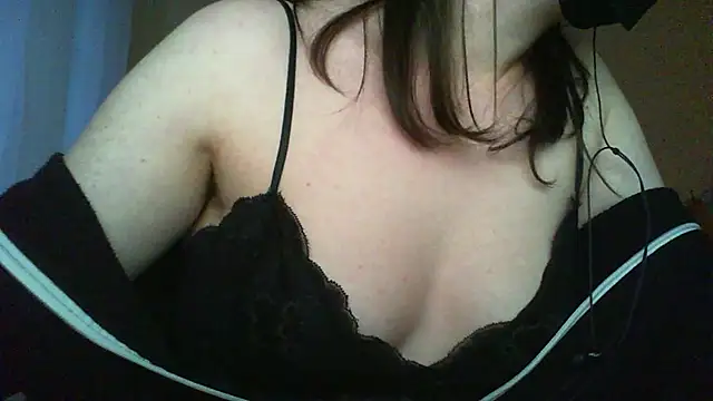 Snapshot of MeowXoXoX chatting on April 2026 05:51:01 PM MeowXoXoX online show from April 2026 05:51:01 PM
