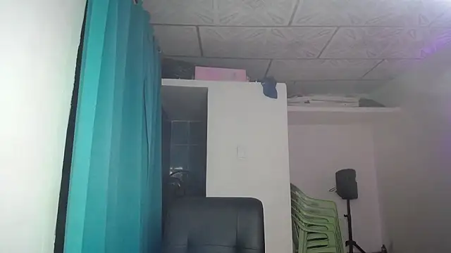 Snapshot of daira2006 chatting on April 2026 04:29:01 AM daira2006 online show from April 2026 04:29:01 AM