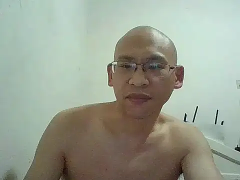 Snapshot of benly118 chatting on April 2026 02:56:01 PM benly118 online show from April 2026 02:56:01 PM