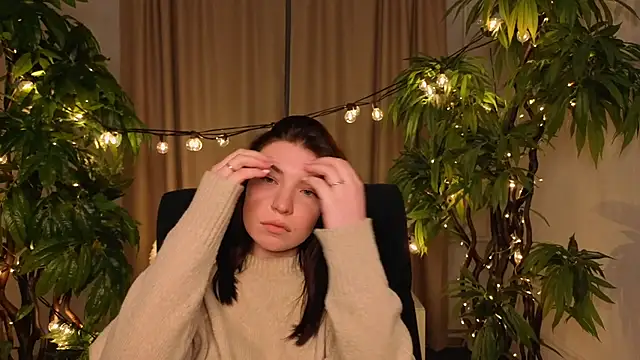 JuanitaWood online show from April 2026 10:33:01 AM