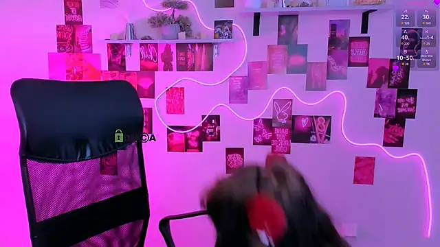 nikki kiss  online show from May 2026 08:54:02 AM