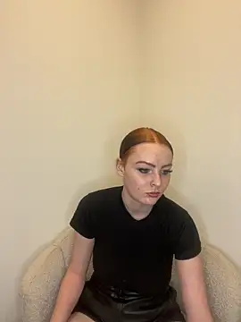 MiraVoss18 online show from April 2026 05:06:02 PM