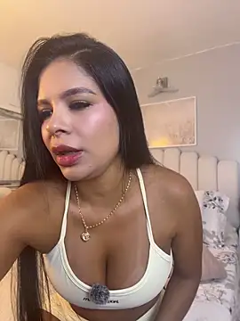 Snapshot of Elara_Luxe chatting on May 2026 11:13:02 PM Elara Luxe online show from May 2026 11:13:02 PM